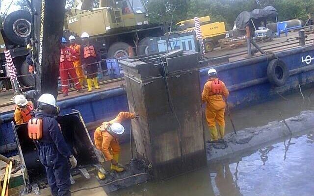 Crane Barge Maintenance